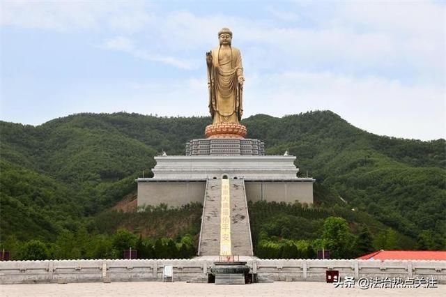 河南平顶山 佛泉寺百米中原大佛
