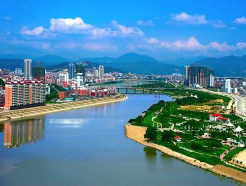 山东威海的人均收入超过烟台，高于福建泉州