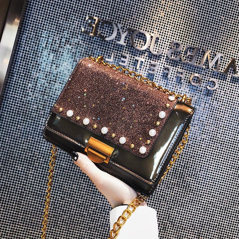 9月主流的几款女包，新潮百搭，怎么拎都好看