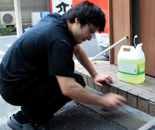  『排水沟』日本的排水沟为啥能养锦鲤？跟3点原因有关，不是谁都模仿的来！