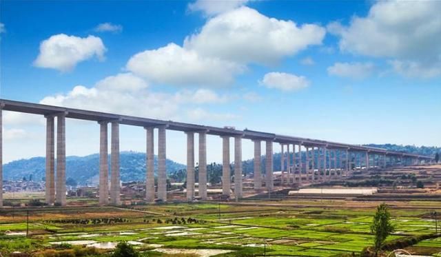 石泸高速红河段通车试运行，这些沿途美景不要错过啦