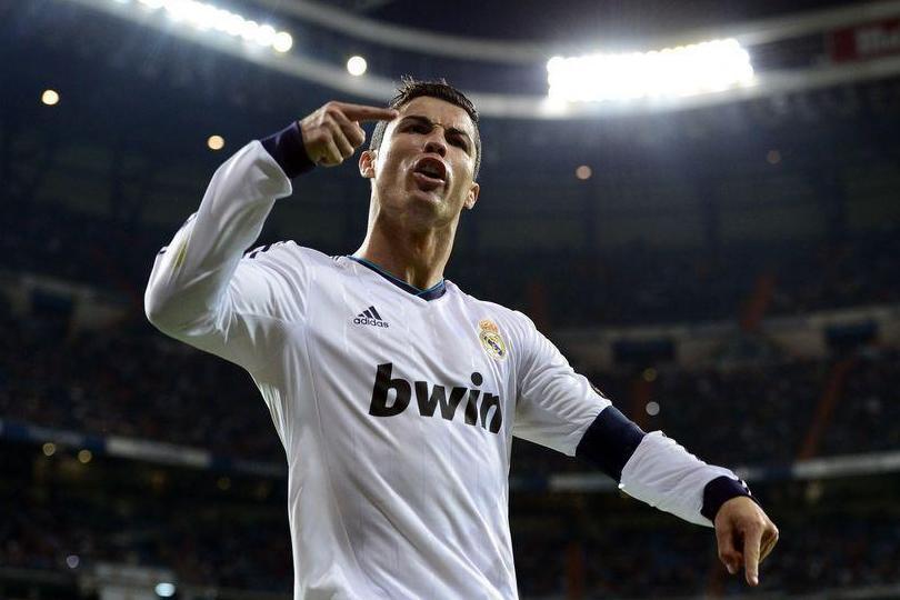 没天理! 最佳阵容封面一细节暴露C罗窘境, 短短几月他吃太多亏了