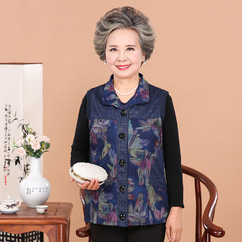 40岁的女人，这些外套随便挑件穿，瞬间年轻不止10岁