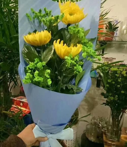  花艺■我大学毕业在家没事做，想去学习花艺有用处吗？