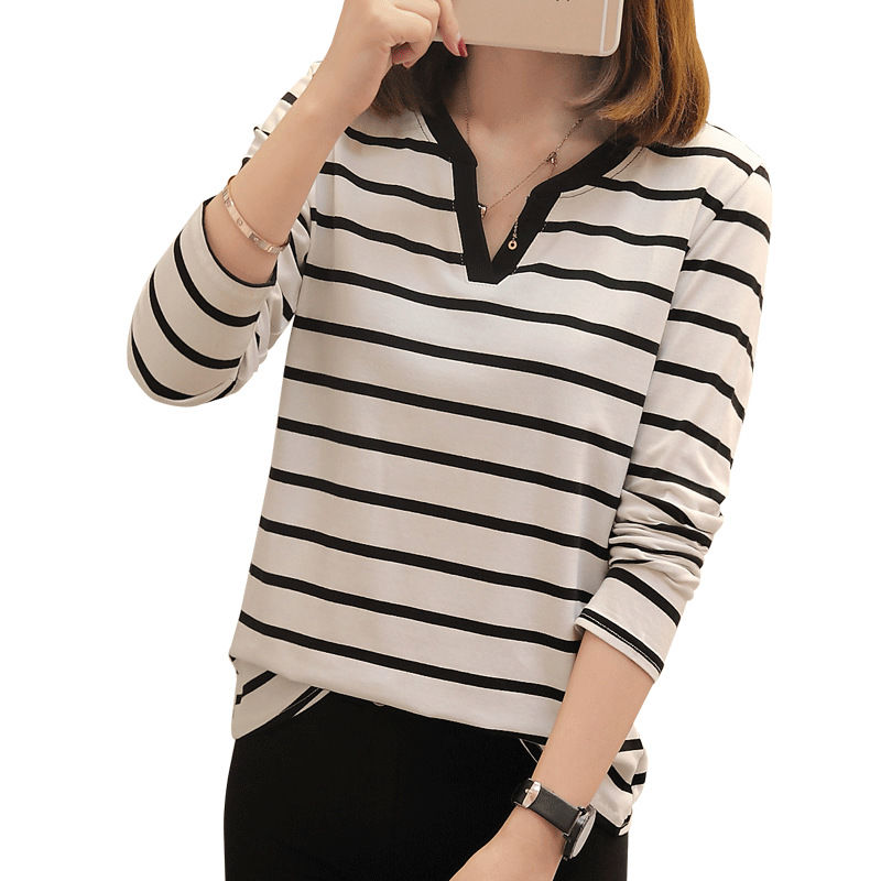 个子不高的女人少穿裙子，试试艳阳衫+短裤，不要高跟鞋也很美