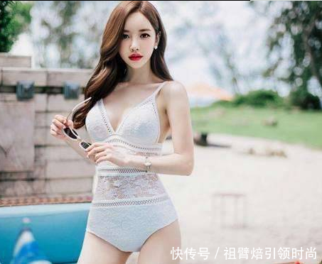 假日,美丽小姐的姐身穿漂亮泳衣!展现出了性感好身材!!