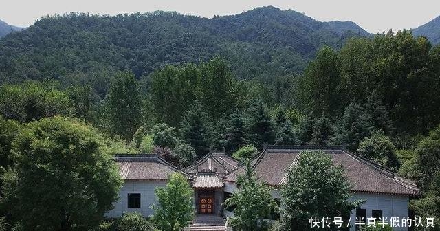 解密“秦岭超大违建别墅”业主拿50年茅台当水喝