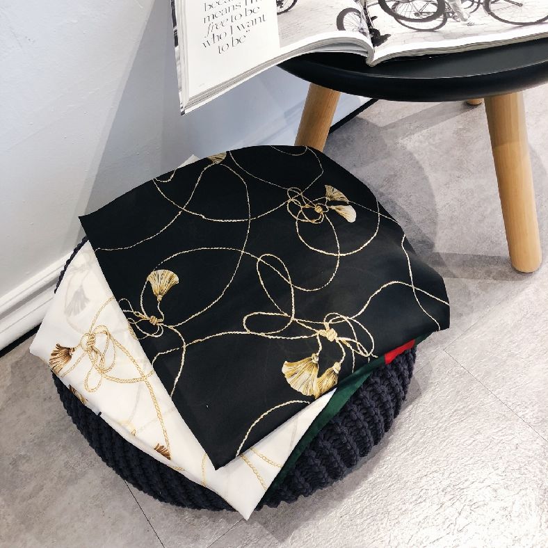 足足等了俩月!让人一见倾心的披肩终于上新了,一款比一款洋气