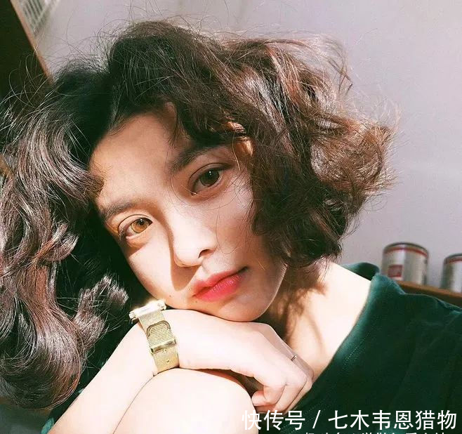 「漫画刘海」普通女生如何显高级?“ 有钱发型 ”一定要试试!