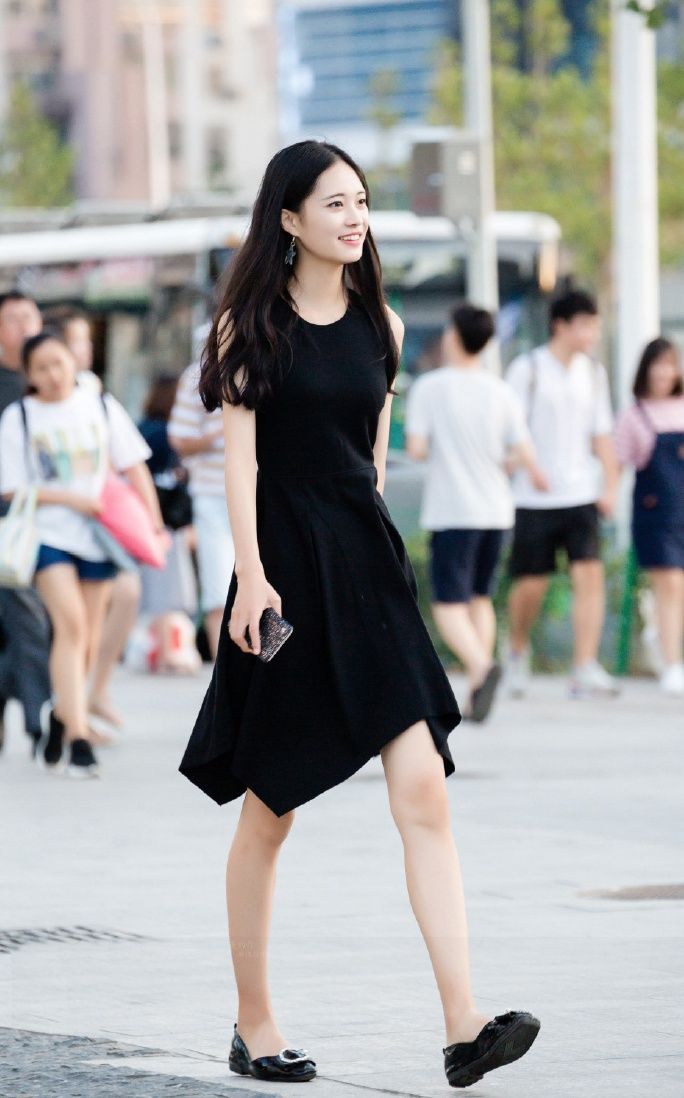 一身黑, 果然美, 活泼可爱的小姐姐真好看!