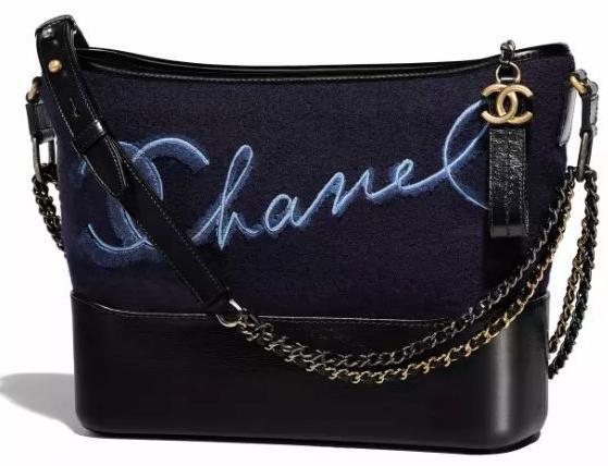 窦靖童周迅忘年交同框，同款搪瓷杯要不要来一只？