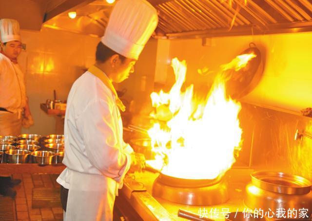 母亲再次结婚,6岁女儿一吃饭就吐,医生检查后