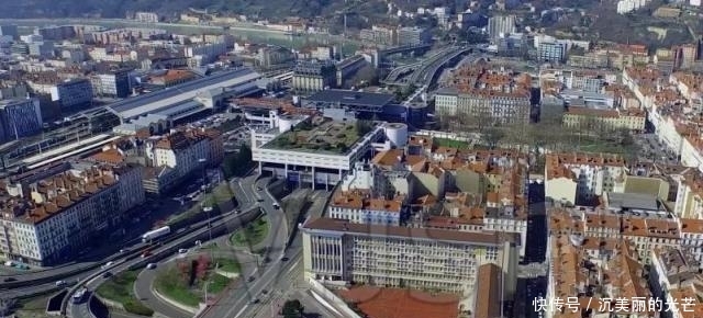 法国第二大城市,只有3栋百米高楼的国际大都市,有点不敢想象