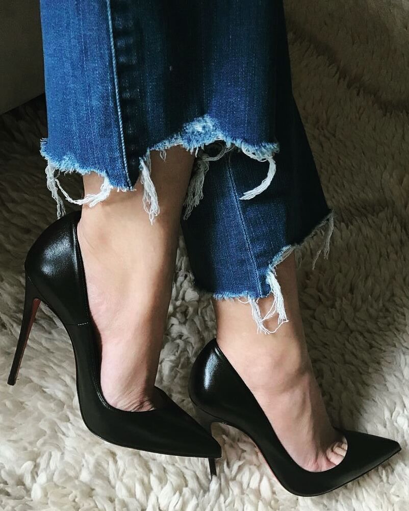 每个女人都无法抗拒高跟鞋的魔力?