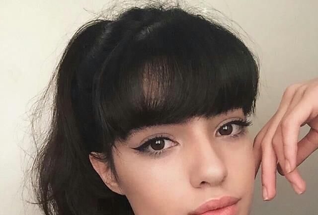  「嘲讽」17岁女孩眉毛天生又长又粗，经常遭人嘲讽，最后却逆袭女神成模特