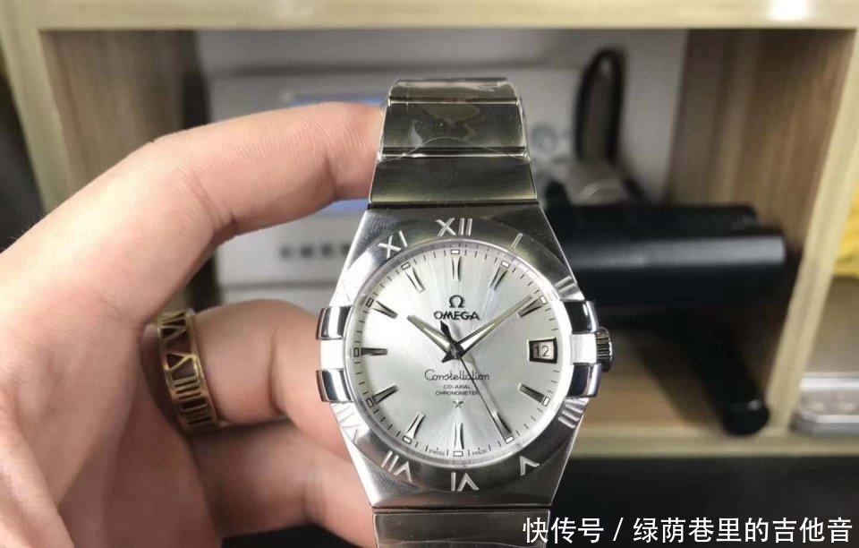 「人到中年」人到中年,戴什么品牌的正装手表合适?四个“档次”你属于哪种