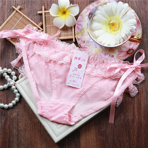 越来越多人不穿传统内内!热憋得要命，学学下图女人，冰爽又迷人