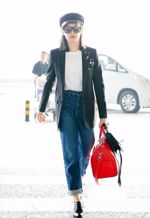 「时尚」西服+短袖,既具备实穿使用价值,可以给你美丽的时尚潮流酷帅又年青休闲娱乐