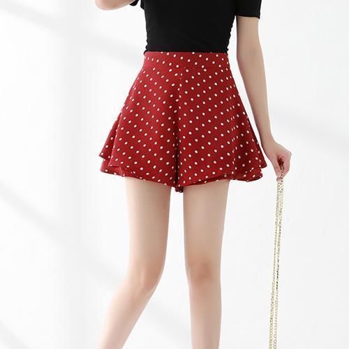 小个子女生，短裤和短裙才是你的显高神器