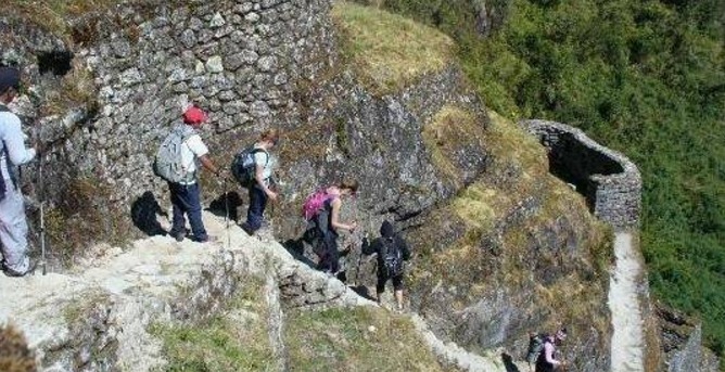 世界上最“腿软”的景区,恐高症的游客望而兴叹