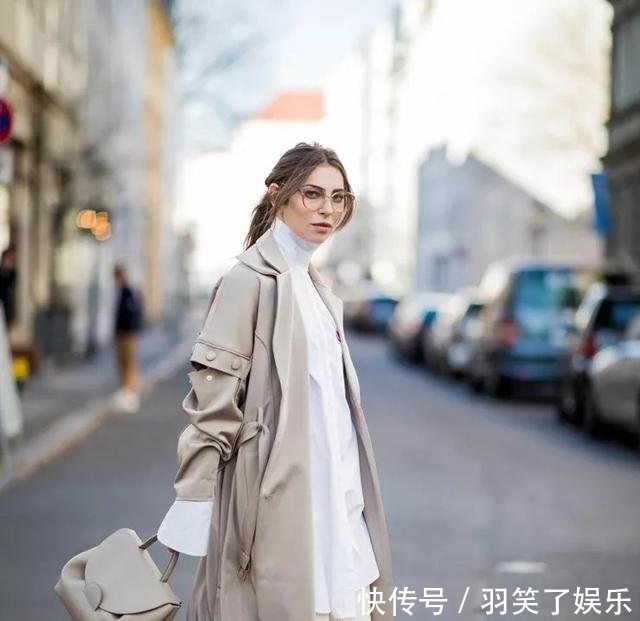 白色阔腿裤搭配什么上衣好看给你10套穿搭示范