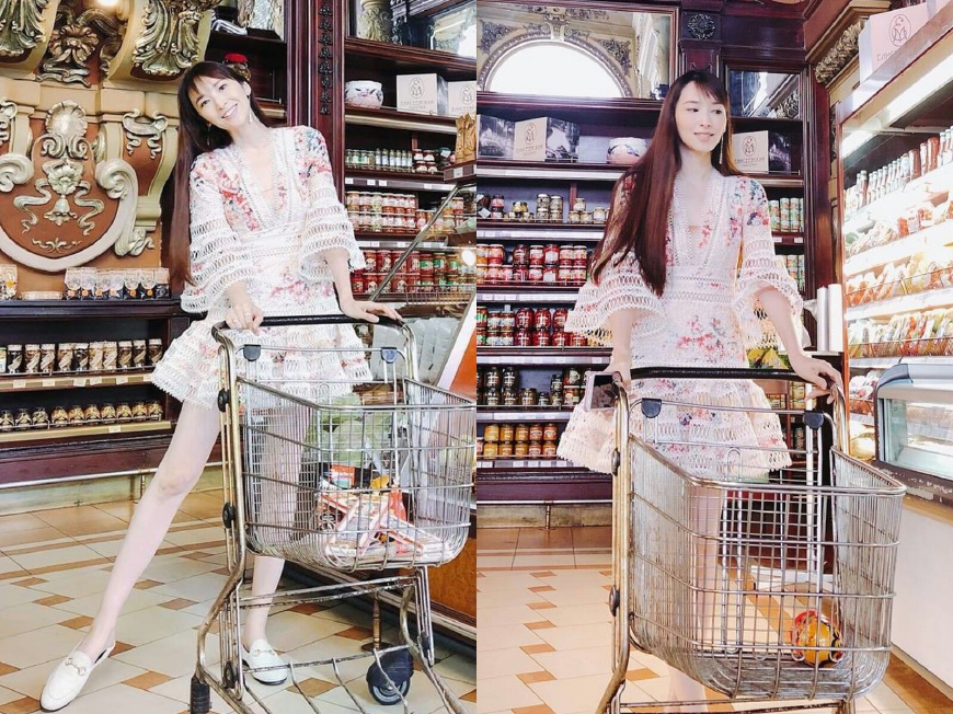 40岁吴佩慈穿镂空印花裙秀少女身材，生完仨娃的脸也抵不住岁月了