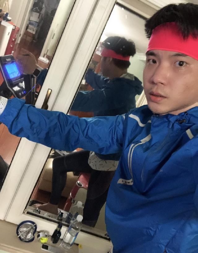 黄毅清发文称和崔永元是同一立场，没有收钱说假话，网友不相信