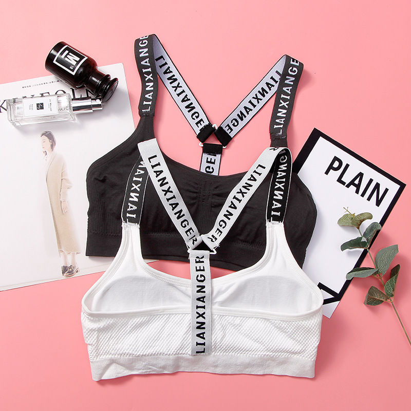 炎热的夏季女人别再穿文胸了，看下图女人穿的个个都那么性感迷人