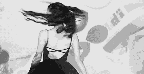 夏天就该扎这样高马尾,不仅能瘦脸更显年轻活力!