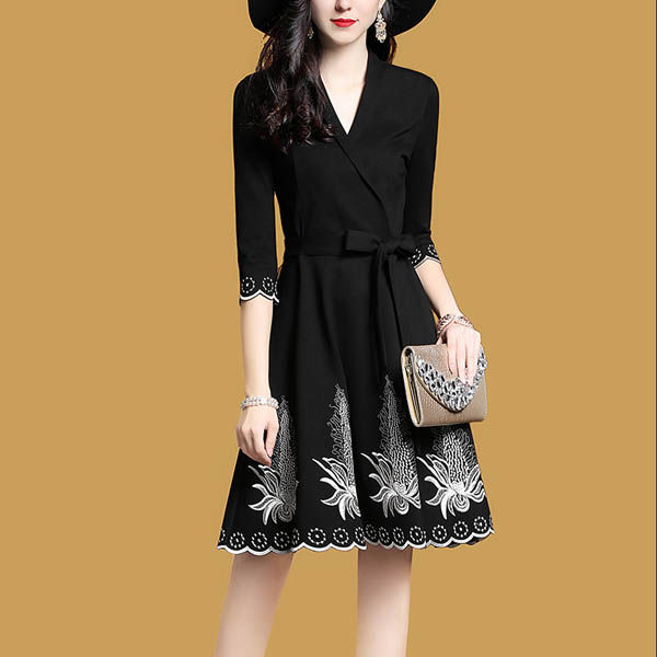 十件旗袍，比不上一件“大牌”A字裙，洋气衬肤白，谁穿谁先年轻