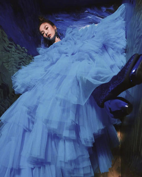 真是一胖毁所有，吴奇隆如今胖成这样了，网友：赶紧减肥吧