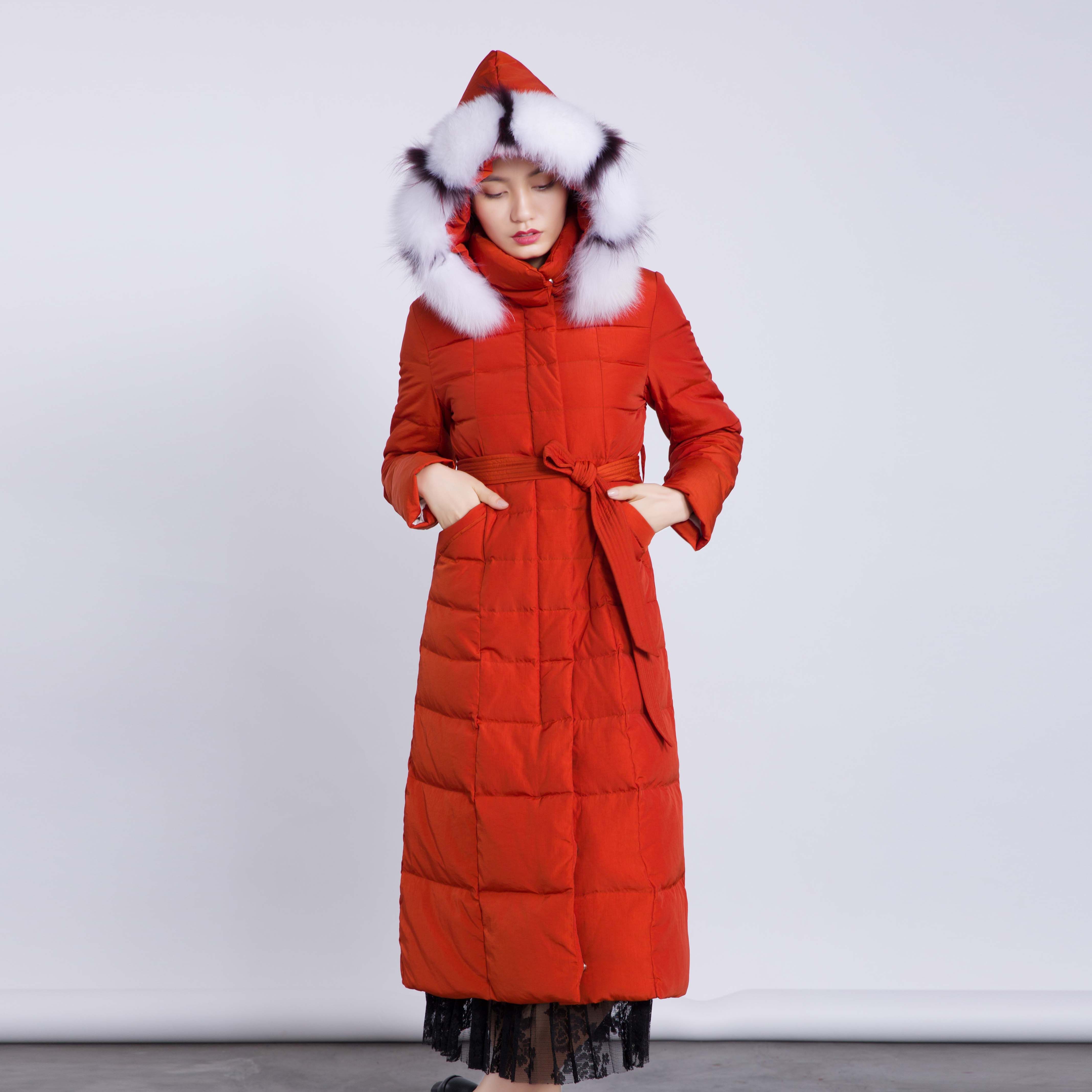 等我有钱了，也都想买这种羽绒服，修身又大气，一件比一件洋气