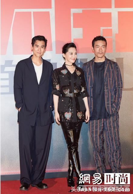 许晴年近50依旧风情万种 穿搭也是很有一套