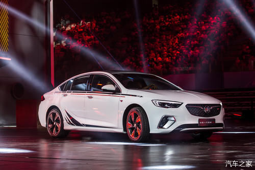 「汽车」万物皆可“Supreme”,汽车联名又会怎样?