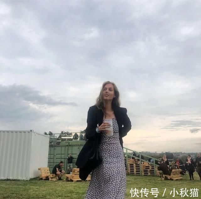  春天■春天到了，法国女人都在穿什么裙子？