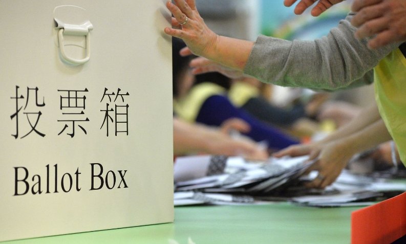 「港人」事情正在起变化！内地港人纷纷返港 决心投票制乱