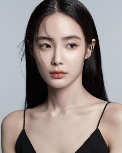  『漂亮』漂亮的女模特洪秀珠，皮肤清爽颜值超棒，关键身材绝佳