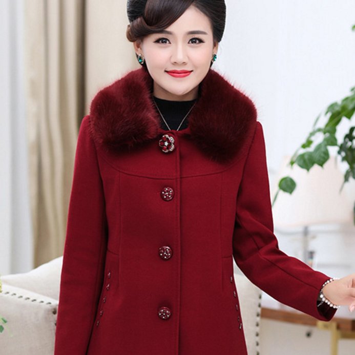 70后不想被叫阿姨，试试花外套+阔腿裤，洋气美嫩，像个大姑娘