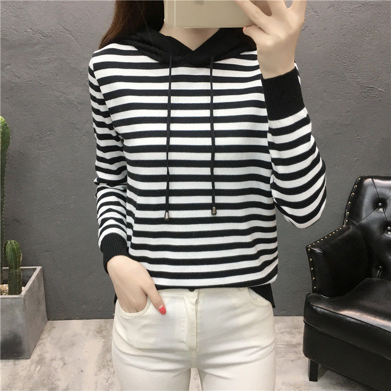 现在穿棉衣还太早，减龄洋气的针织衫，遮住拜拜肉，确实美