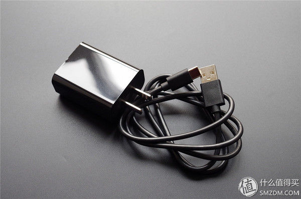 萝卜谈数码 篇二:大妈首发:摧毁一部手机有多难?三防手机MANN 8S不完全暴力测试