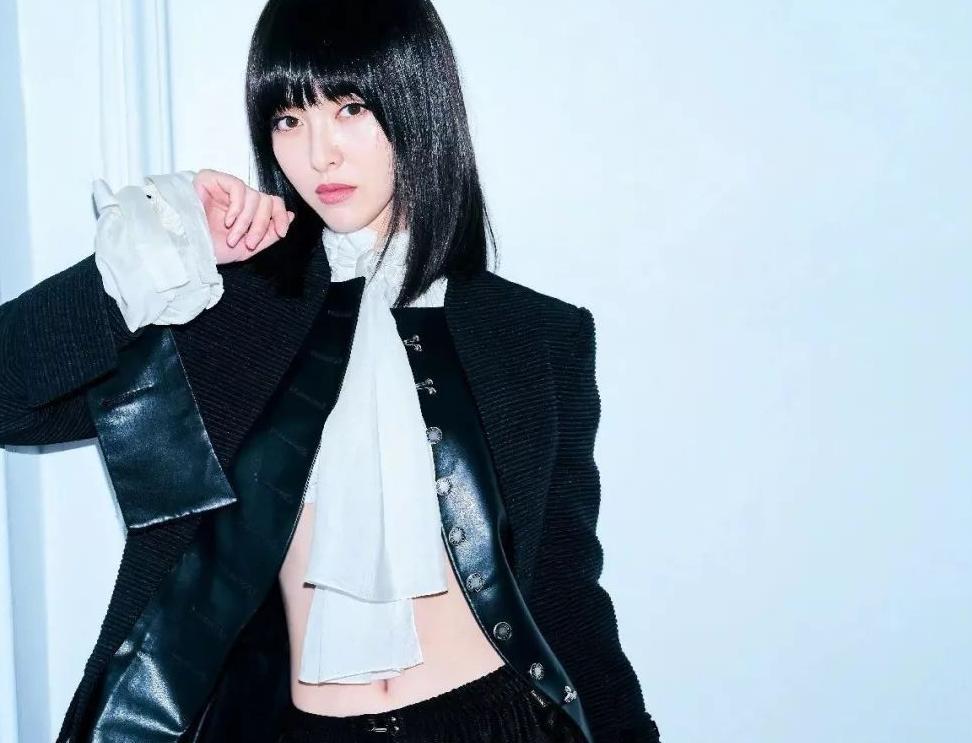 王大陆称林允“小朋友”？同款Q萌氧气刘海，韩国小姐姐自己在家