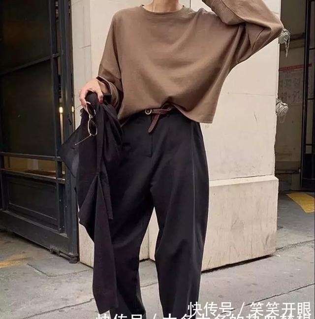  [短靴]“打底裤”已经失宠，春天“裤子+短靴”正当红，时髦精们都在穿