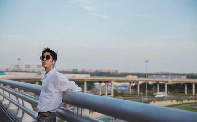 最简单的穿搭，就是男神范儿，学井柏然穿一准没毛病