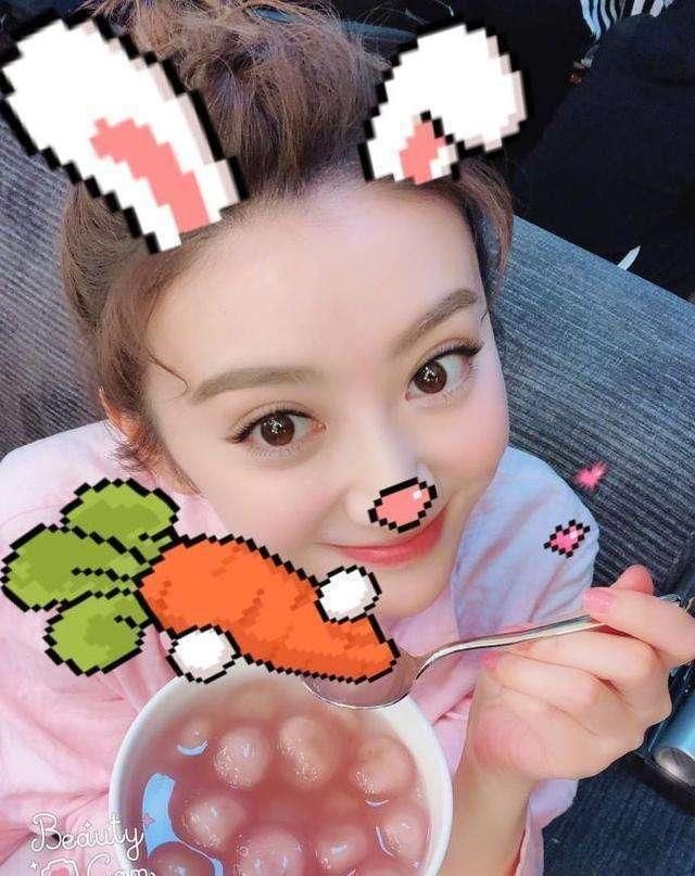 景甜摆拍假吃被网友当场戳穿，女明星的瘦身秘笈居然是这样