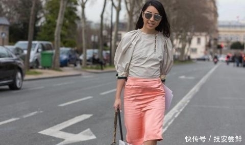  『娃娃』这才是四五十岁女人该有的打扮：娃娃衫+高跟，比同龄人更显年轻