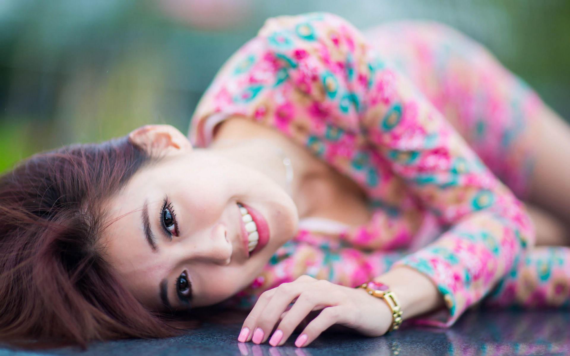 清纯碎花连衣裙美女写真