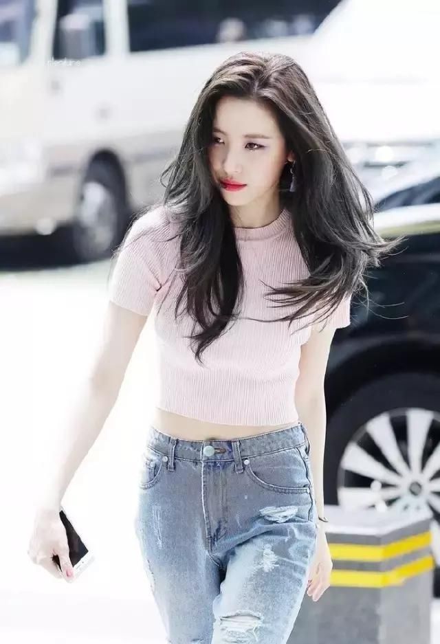 跟着外国女星这样穿，小个子秒变大长腿