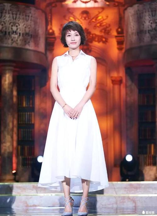 没想到马伊琍穿白裙这么惊艳一下从42岁嫩回到22岁,我又恋爱了