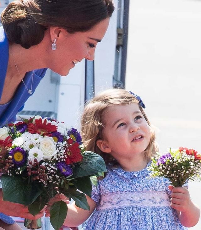 暖心的画面让人心碎！凯特王妃和夏洛特公主美好的每一个瞬间