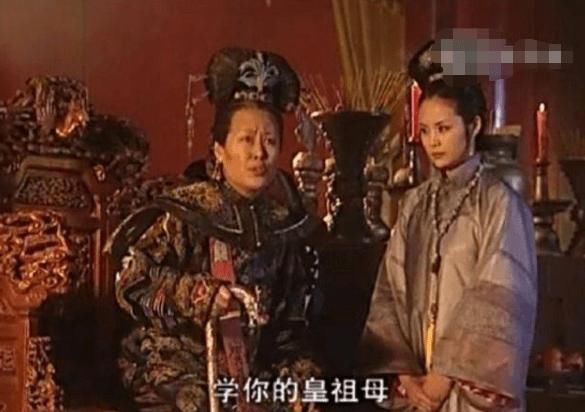  #严谨#邓伦友情客串《冰糖炖雪梨》，却造成明显穿帮，网友：太不严谨！